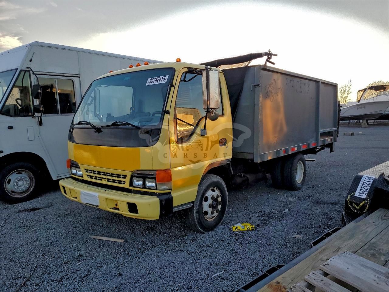 Isuzu NPR 6.0L 8 2004