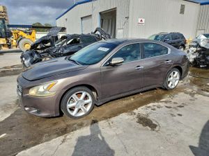 Nissan Maxima S 3.5L 6 2014