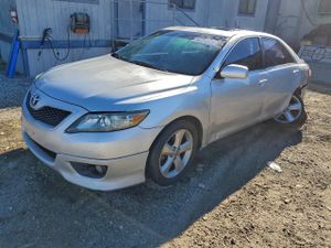 Toyota Camry BASE 2.5L 4 2011