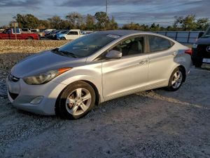 Hyundai Elantra GLS 1.8L 4 2013