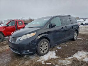 Toyota Sienna XLE 3.5L 6 2013