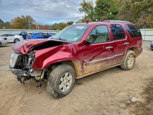 GMC Yukon DENALI 6.2L 8 2011