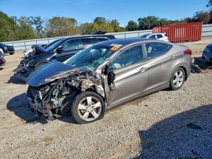 Hyundai Elantra GLS 1.8L 4 2013