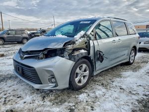 Toyota Sienna LE 3.5L 6 2020