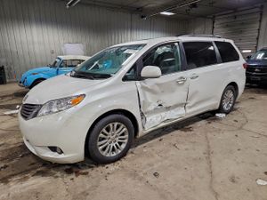 Toyota Sienna XLE 3.5L 6 2015