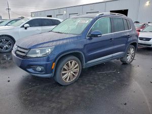 Volkswagen Tiguan S 2.0L 4 2013