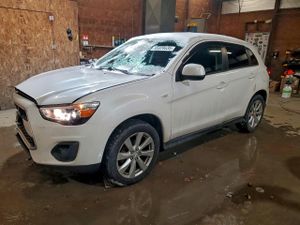 Mitsubishi Outlander ES 2.0L 4 2015