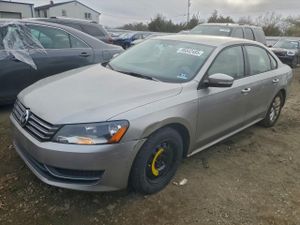 Volkswagen Passat S 1.8L 4 2014