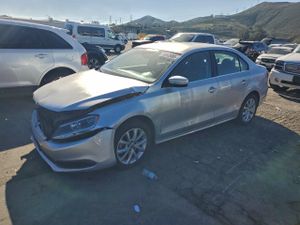 Volkswagen Jetta SE 1.8L 4 2014