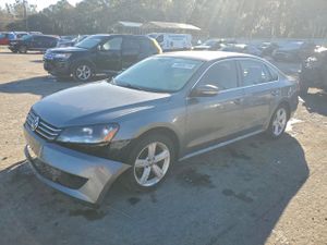 Volkswagen Passat SE 2.5L 5 2013