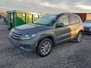 Volkswagen Tiguan S 2.0L 4 2015
