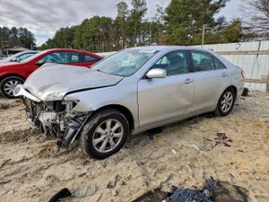 Toyota Camry BASE 2.5L 4 2011