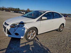 Ford Focus SE 2.0L 4 2014