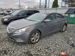 Hyundai Sonata SE 2.4L 4 2013