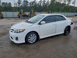 Toyota Corolla BASE 1.8L 4 2013