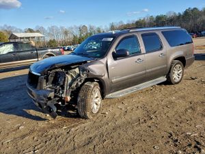 GMC Yukon DENALI 6.2L 8 2011