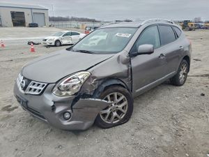 Nissan Rogue S 2.5L 4 2013