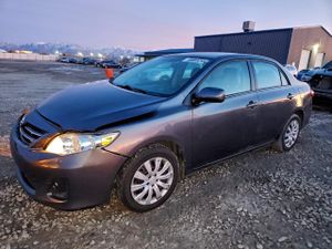 Toyota Corolla BASE 1.8L 4 2013