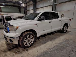 Toyota Tundra CREWMAX SR5 5.7L 8 2013