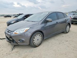 Ford Focus SE 2.0L 4 2013