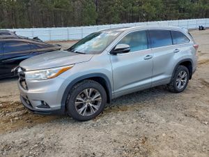 Toyota Highlander XLE 3.5L 6 2015