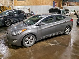 Hyundai Elantra GLS 1.8L 4 2013