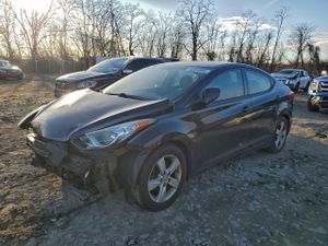 Hyundai Elantra GLS 1.8L 4 2013