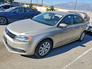 Volkswagen Jetta SE 1.8L 4 2014