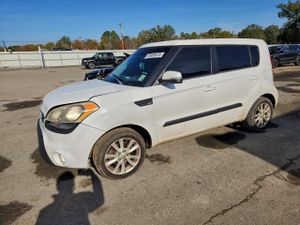 Kia Soul + 2.0L 4 2013