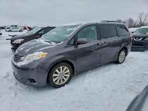 Toyota Sienna LE 3.5L 6 2014