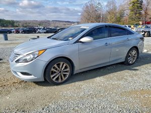 Hyundai Sonata SE 2.4L 4 2013