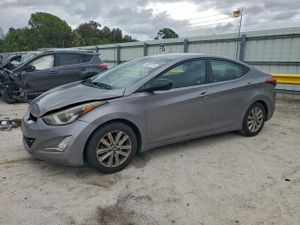 Hyundai Elantra SE 1.8L 4 2015
