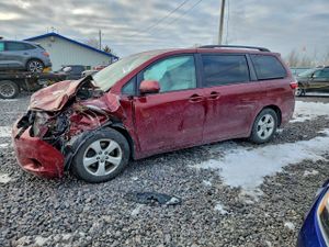 Toyota Sienna LE 3.5L 6 2015