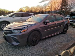 Toyota Camry SE 2.5L 4 2020