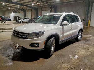Volkswagen Tiguan S 2.0L 4 2013