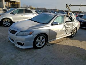 Toyota Camry BASE 2.5L 4 2011
