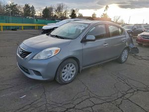 Nissan Versa S 1.6L 4 2014