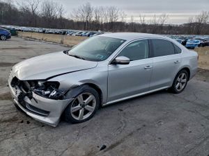 Volkswagen Passat SE 1.8L 4 2014