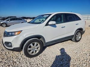 Kia Sorento LX 2.4L 4 2013