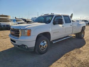 GMC Sierra K3500 DENALI 6.6L 8 2014