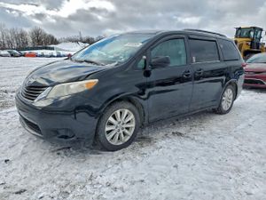 Toyota Sienna LE 3.5L 6 2011
