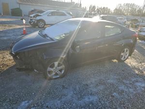 Hyundai Elantra GLS 1.8L 4 2013