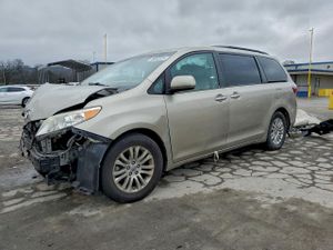 Toyota Sienna XLE 3.5L 6 2015