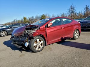 Hyundai Elantra GLS 1.8L 4 2013