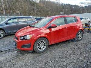 Chevrolet Aveo (Sonic) LT 1.4L 4 2015