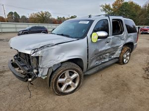 Chevrolet Tahoe K1500 LTZ 5.3L 8 2013