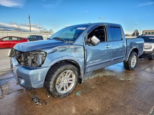 Nissan Titan S 5.6L 8 2012