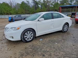 Toyota Camry BASE 2.5L 4 2010