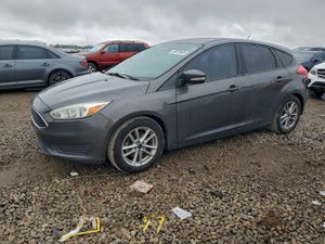 Ford Focus SE 2.0L 4 2015