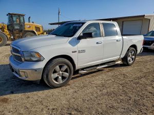 RAM 1500 SLT 5.7L 8 2015